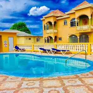 Eagle's Nest 3* مونتيغو باي